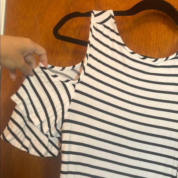 Elle Relaxed White and Blue Cut Out Blouse - Picture 6 of 7